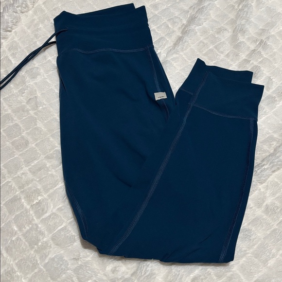 Vuori Daily Leggings - Picture 2 of 3